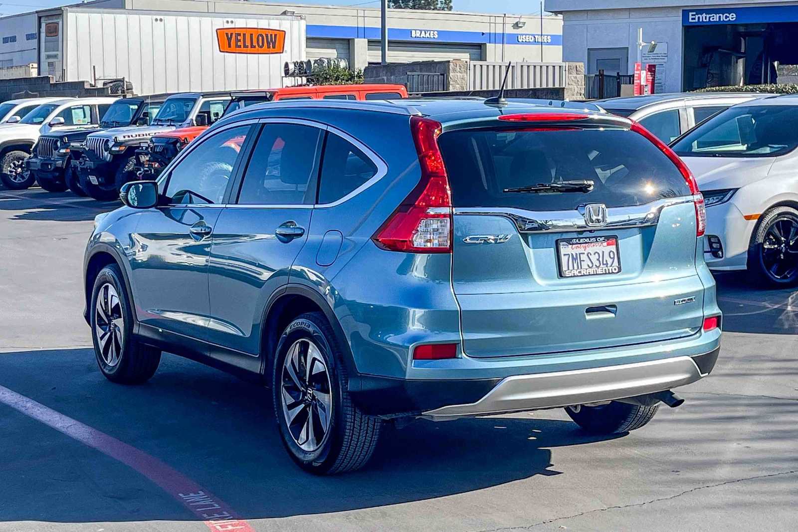 Used 2015 Honda CR-V Touring image 2