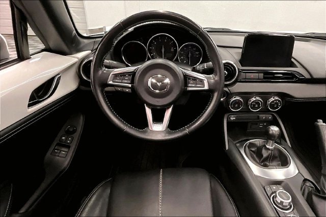 Used 2021 MAZDA MX-5 Miata RF Grand Touring RWD image 6