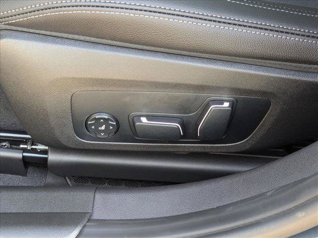 Used 2026 BMW 330i xDrive Sedan w/ Premium Package AWD/4WD image 4