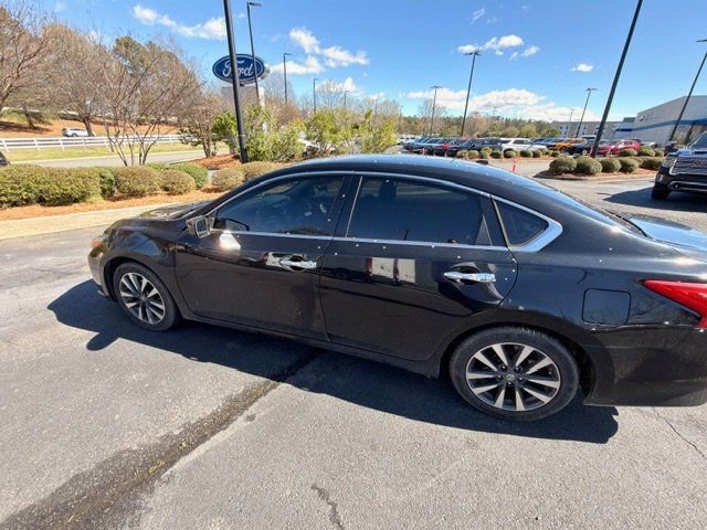 Used 2017 Nissan Altima 2.5 SV image 11