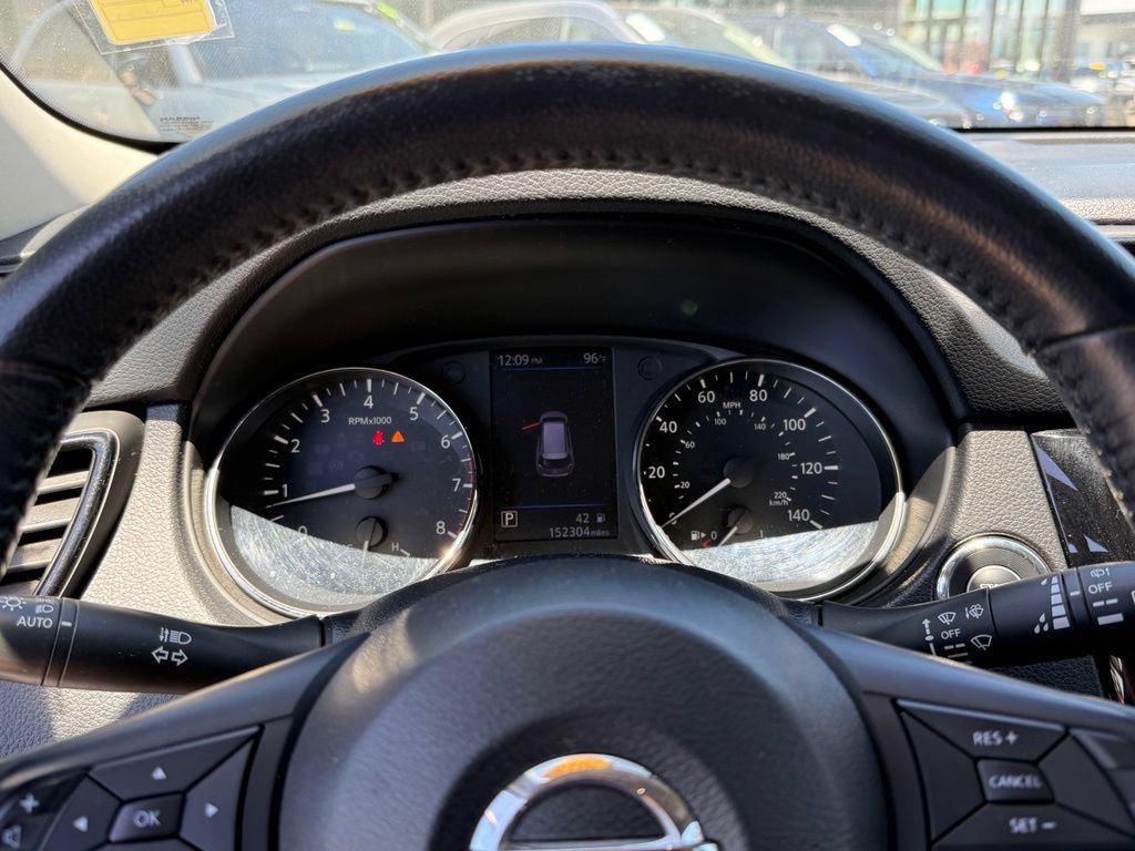 Used 2018 Nissan Rogue SV AWD/4WD image 23