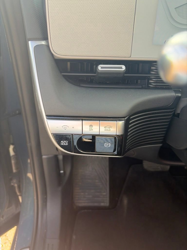 Used 2023 Hyundai Ioniq 5 Limited w/ Cargo Package AWD/4WD image 13
