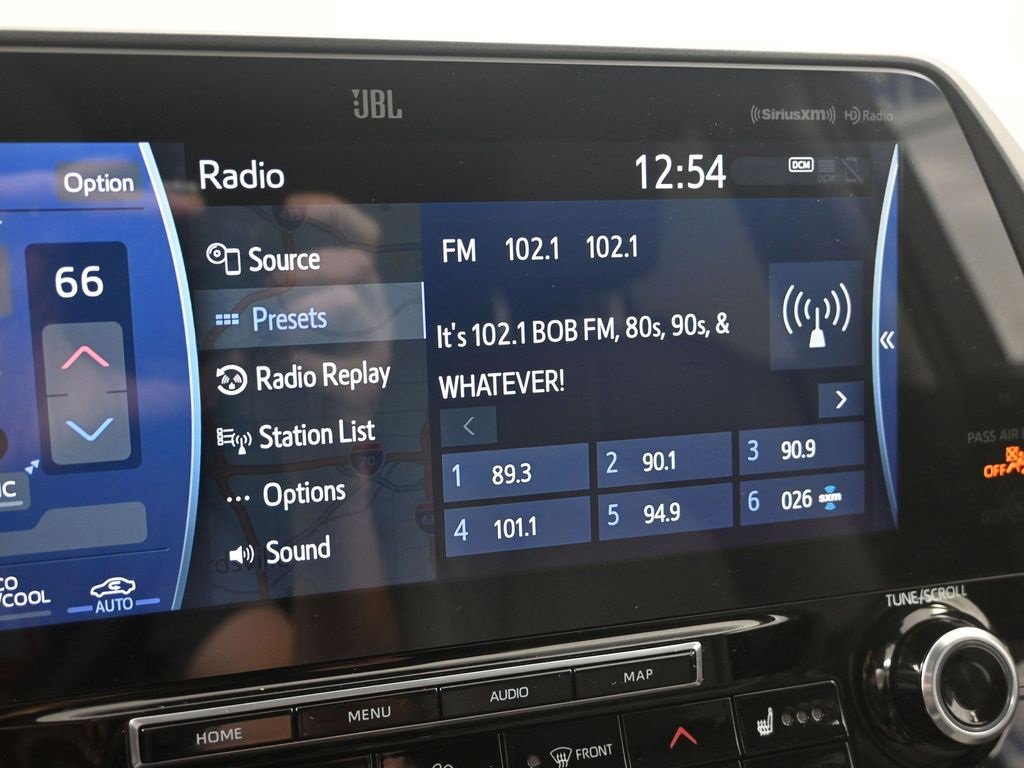 Used 2021 Toyota Highlander Limited image 17