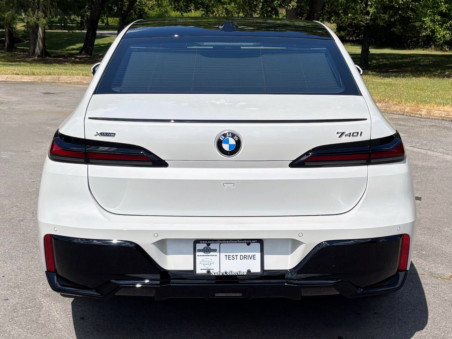 Used 2026 BMW 740i xDrive w/ Executive Package AWD/4WD image 6