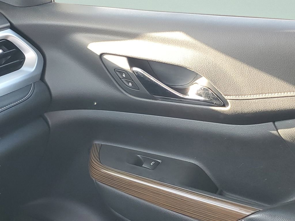 Used 2019 GMC Acadia SLE image 16