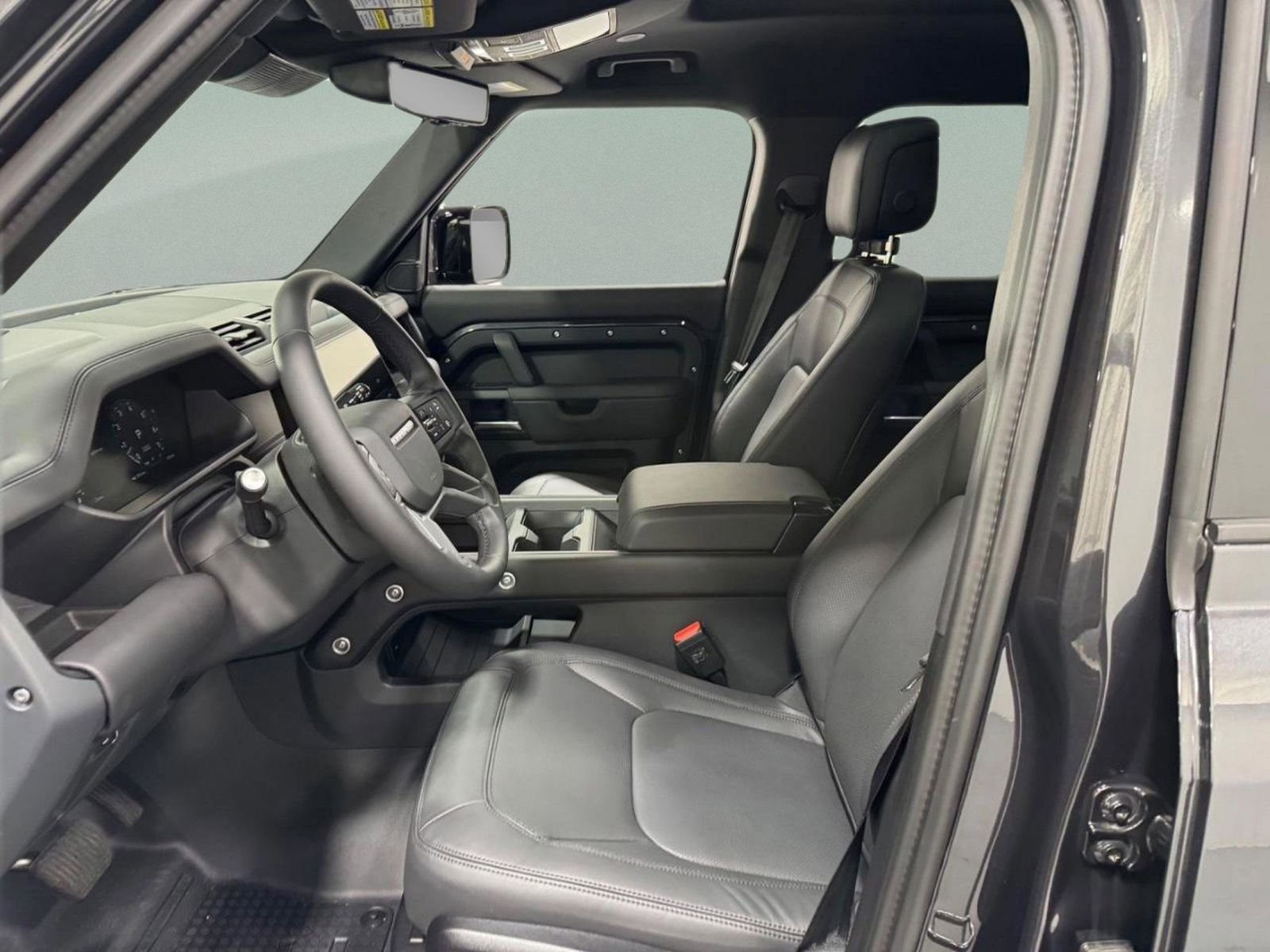 New 2026 Land Rover Defender 110 X-Dynamic SE image 25