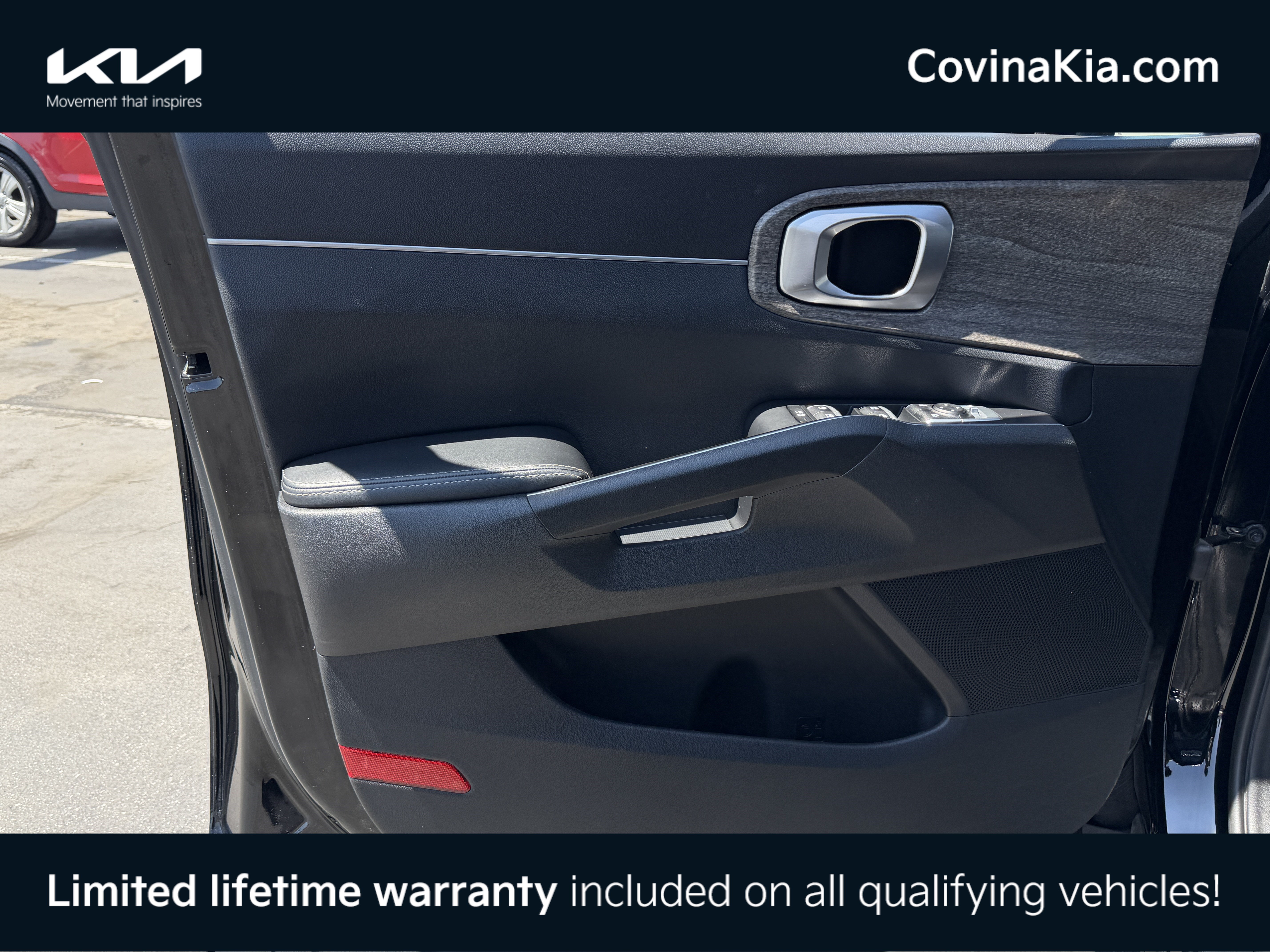 Certified 2022 Kia Sorento S w/ Panoramic Sunroof Package AWD/4WD image 13