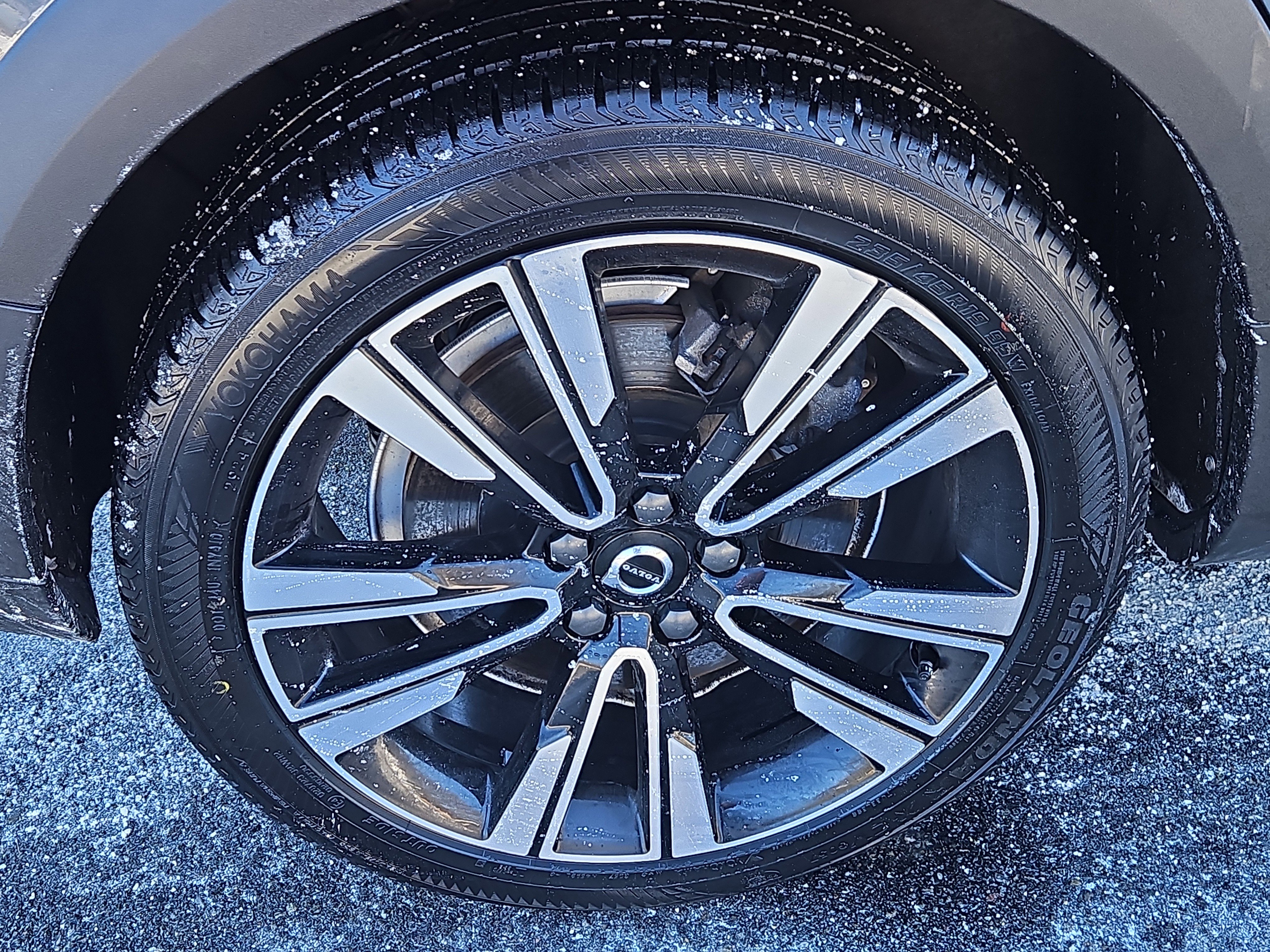 Used 2020 Volvo V60 T5 Cross Country w/ Protection Package Premier image 31