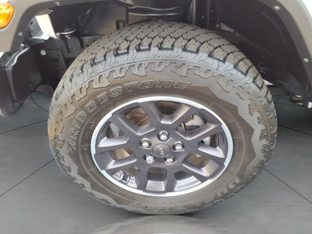 Used 2022 Jeep Gladiator Overland w/ LED Lighting Group AWD/4WD image 26