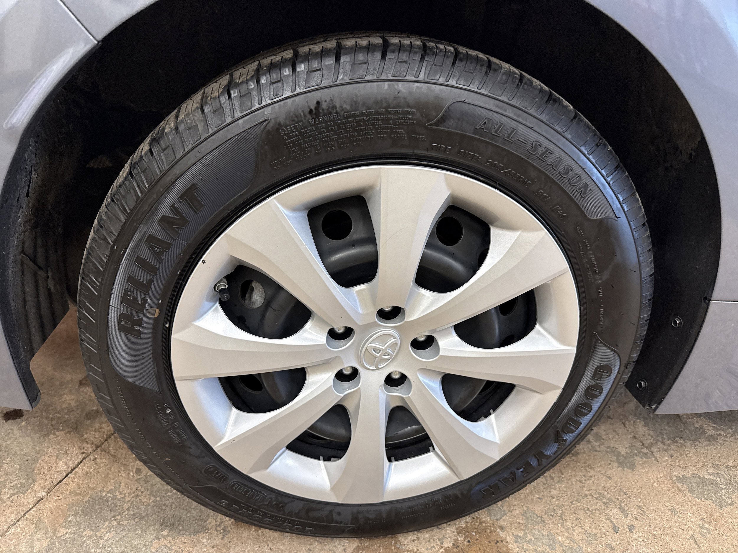 Used 2022 Toyota Corolla LE FWD image 22