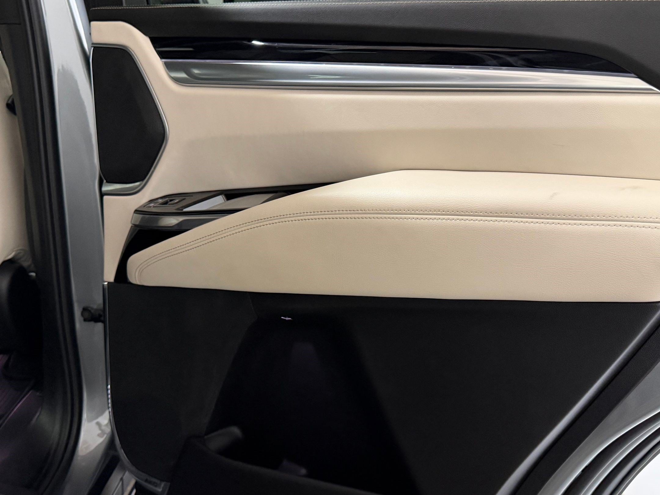 Certified 2025 Cadillac Escalade Sport w/ Touring Package AWD/4WD image 52