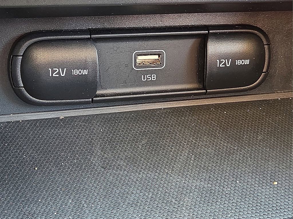 Used 2025 Kia Soul LX w/ LX Technology Package image 23