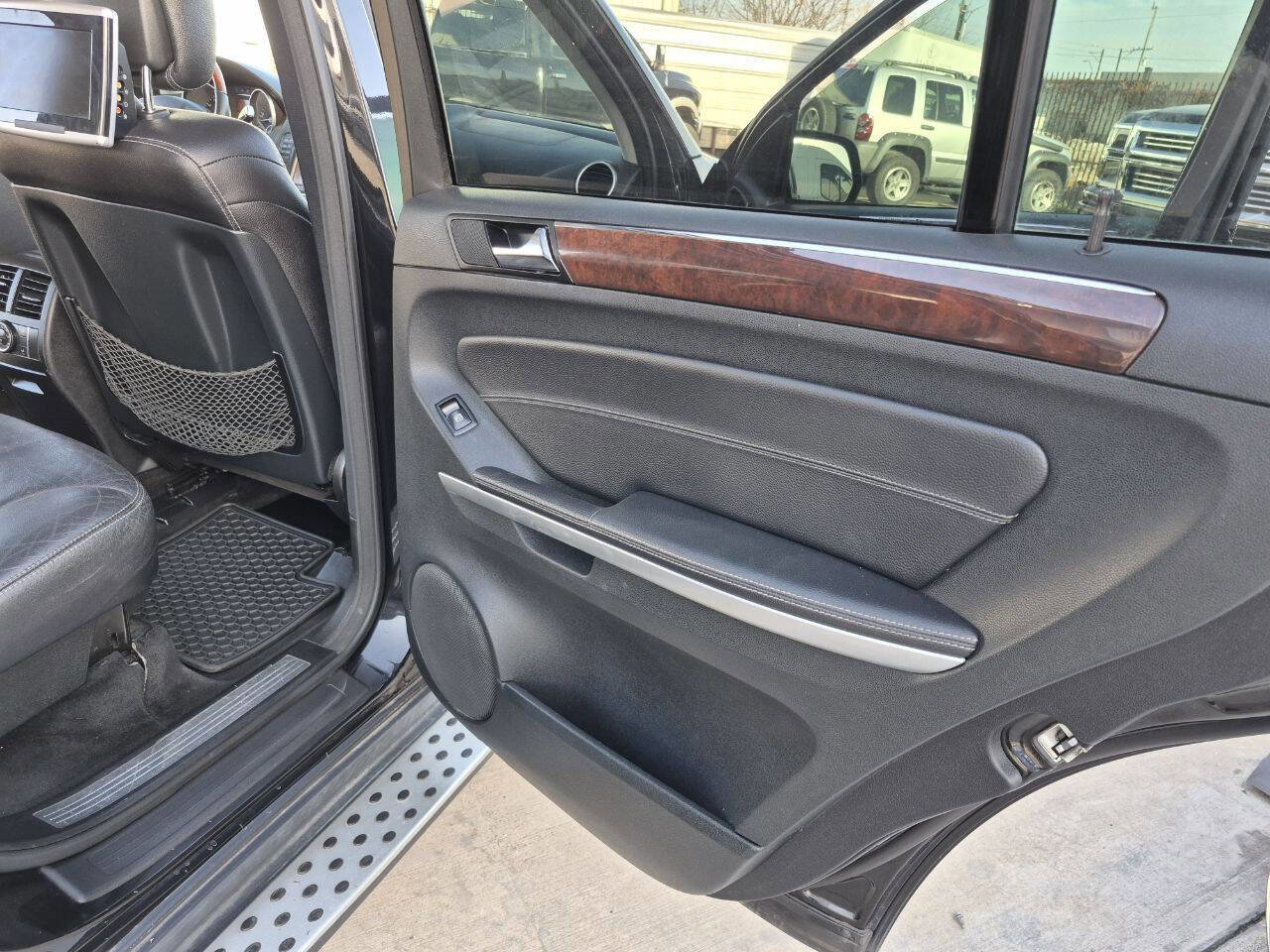 Used 2009 Mercedes-Benz GL 320 BlueTEC 4MATIC image 18