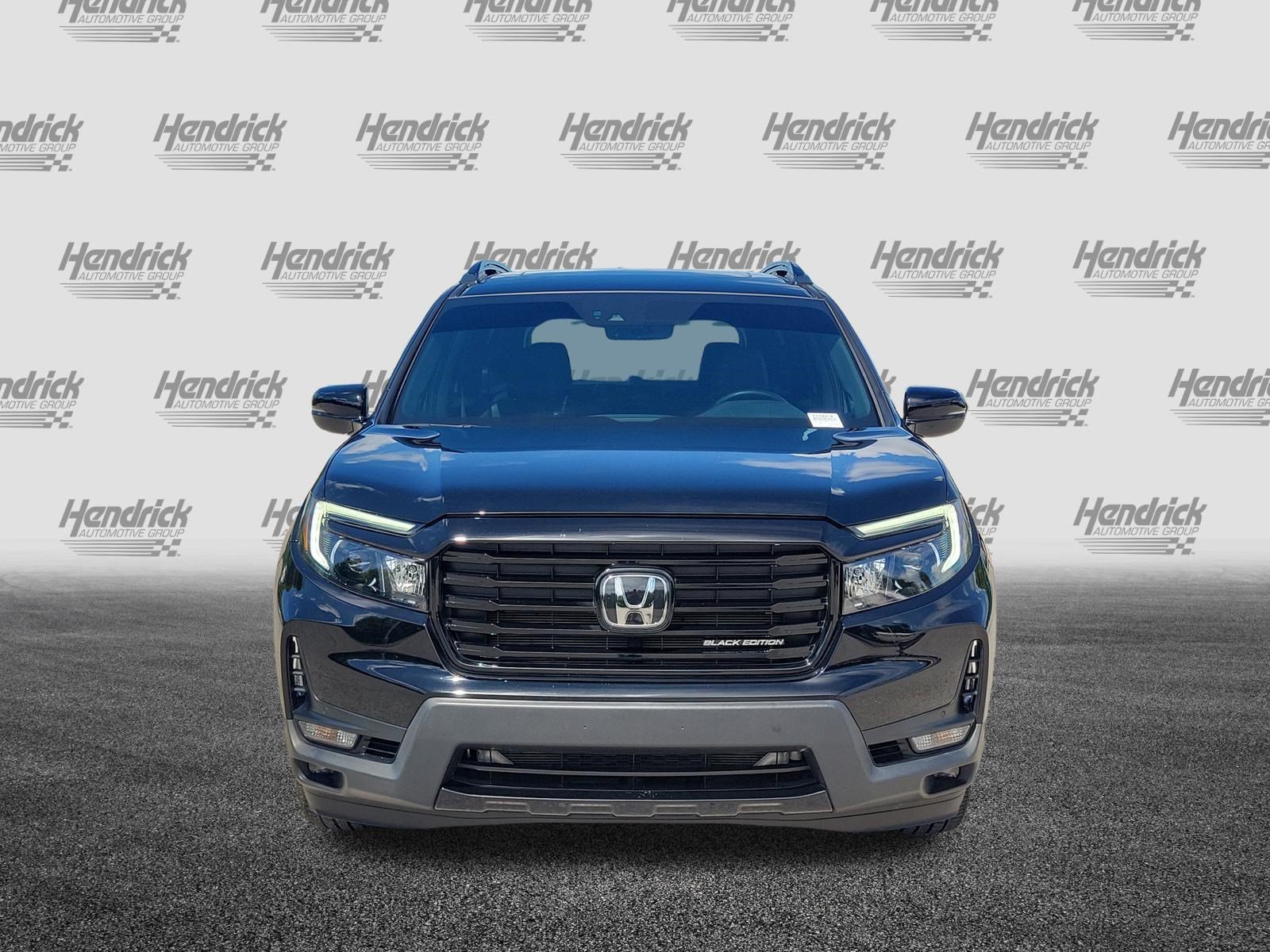 Used 2025 Honda Passport Black Edition image 3