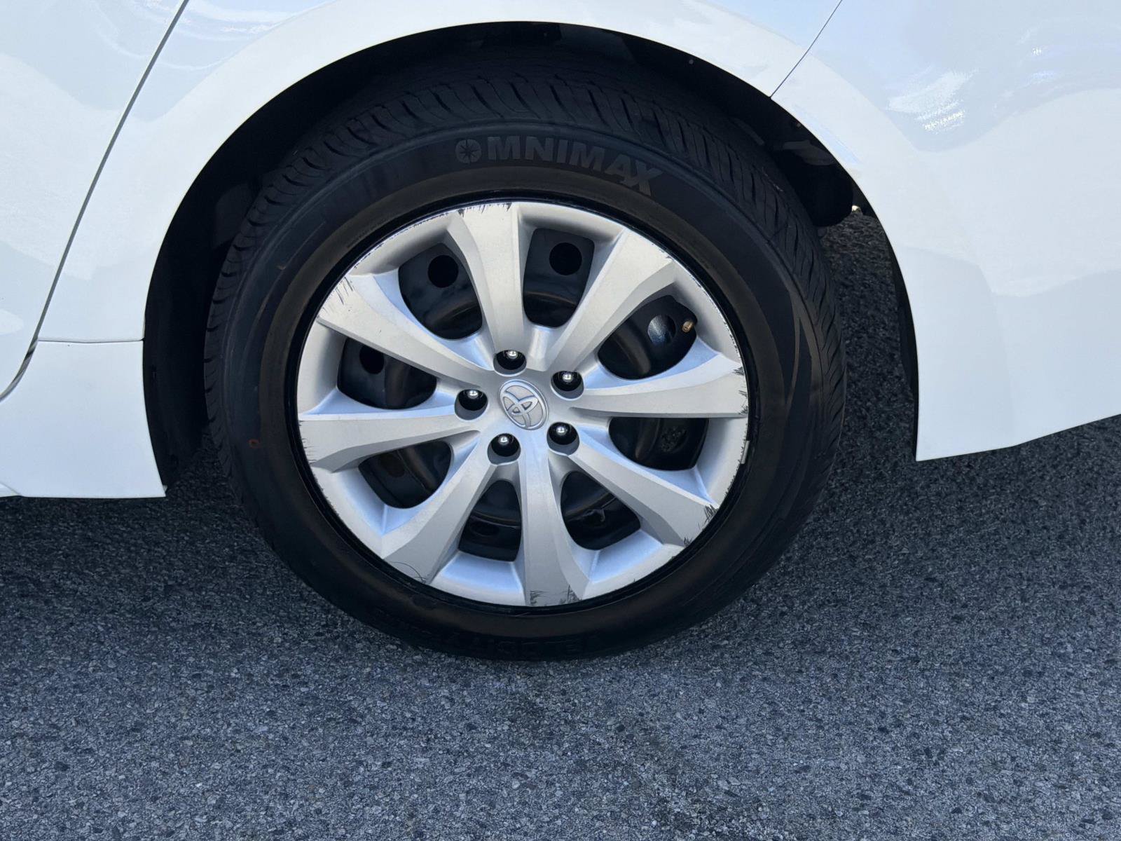 Used 2024 Toyota Corolla LE FWD image 5