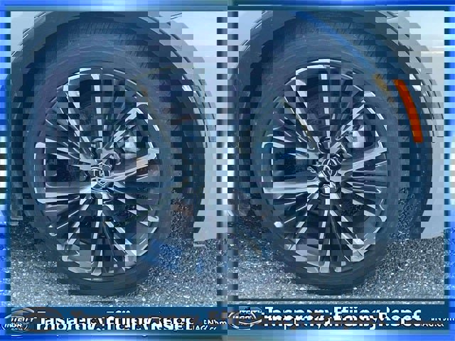 Certified 2023 Toyota Prius XLE image 9