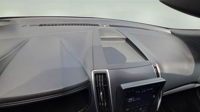 Used 2023 Ford Edge ST image 10