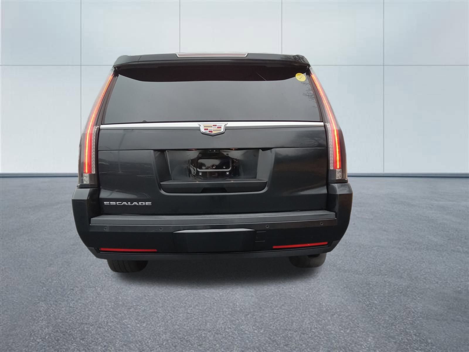 Used 2019 Cadillac Escalade ESV Luxury image 4
