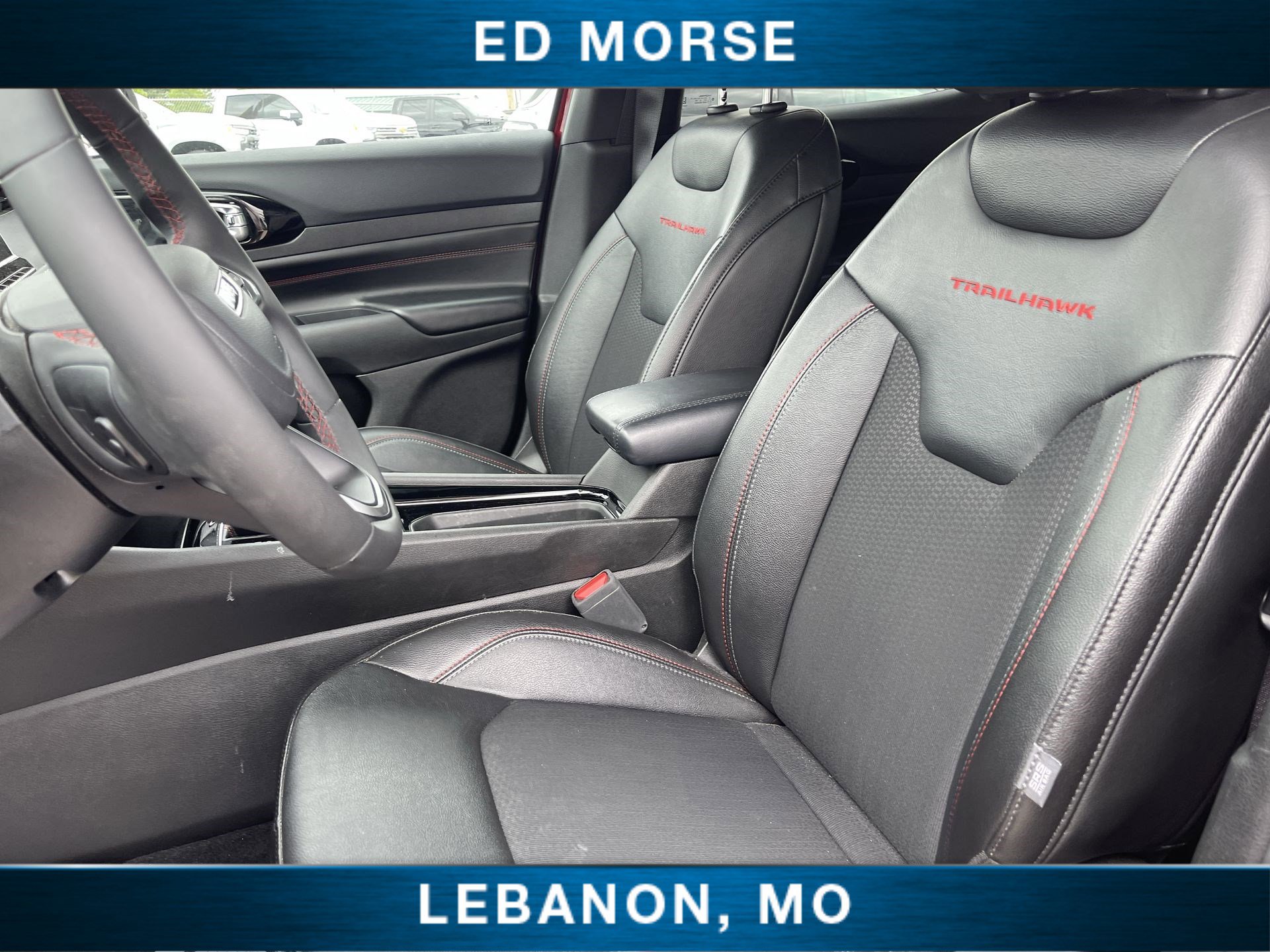 Used 2025 Jeep Compass Trailhawk AWD/4WD image 18
