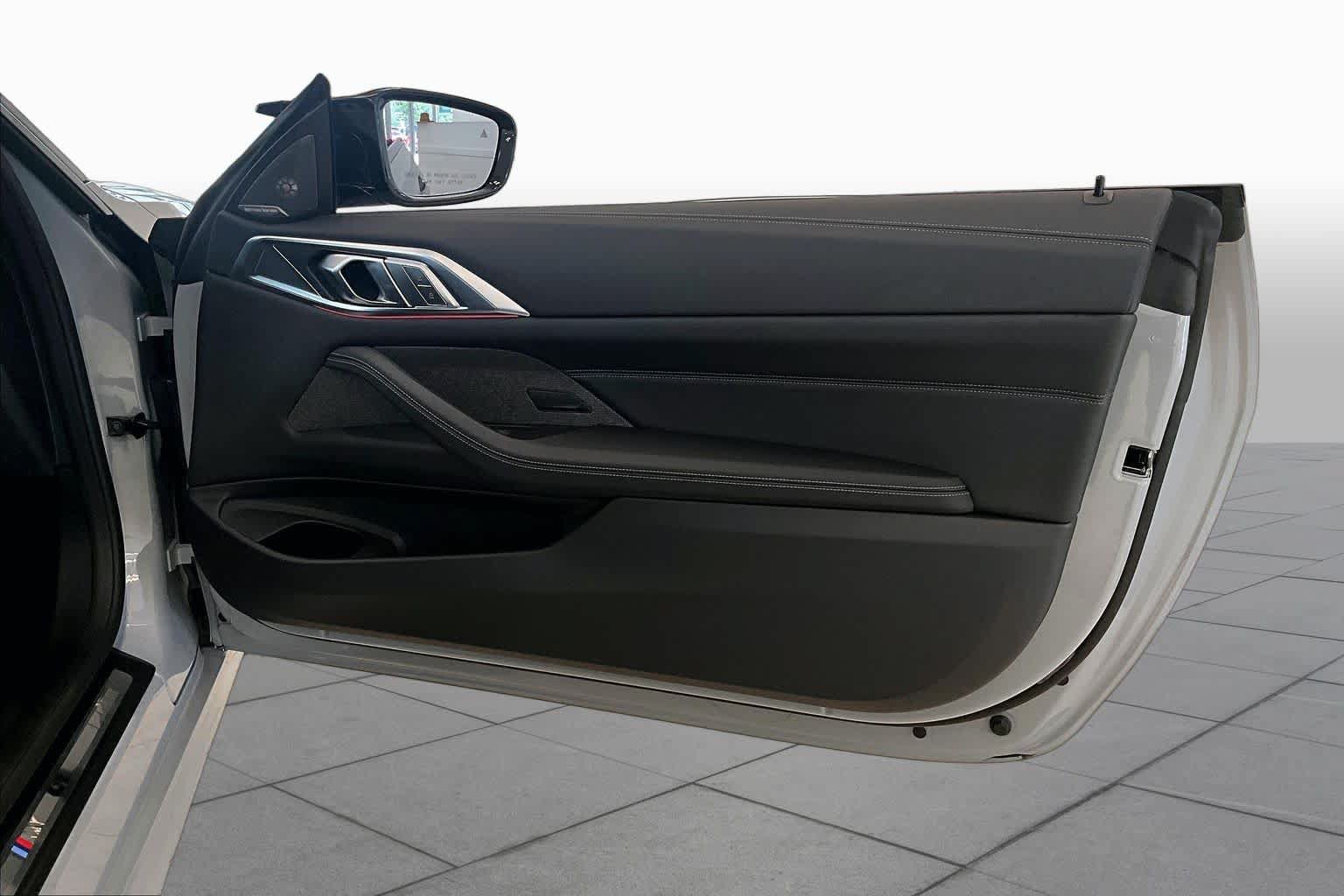 Used 2026 BMW M440i Convertible w/ Premium Package RWD image 19