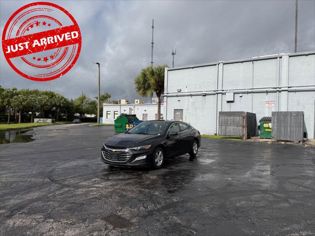 Used 2022 Chevrolet Malibu LS image 2