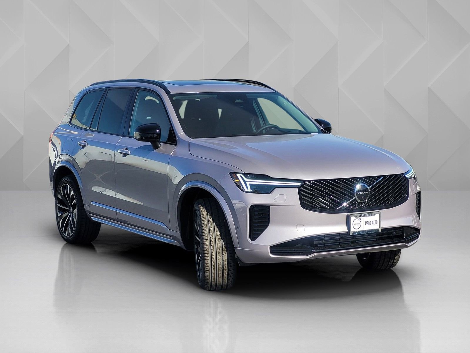 New 2026 Volvo XC90 T8 Ultra w/ Protection Package image 8
