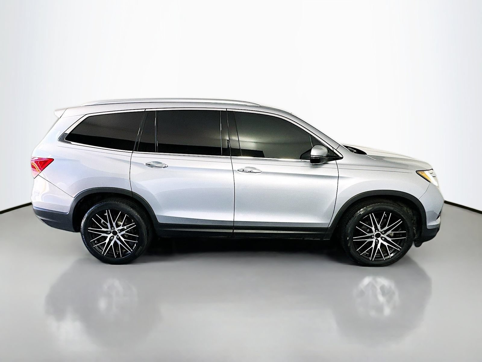 Used 2016 Honda Pilot Elite image 8