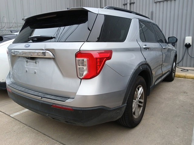 Used 2023 Ford Explorer XLT image 5