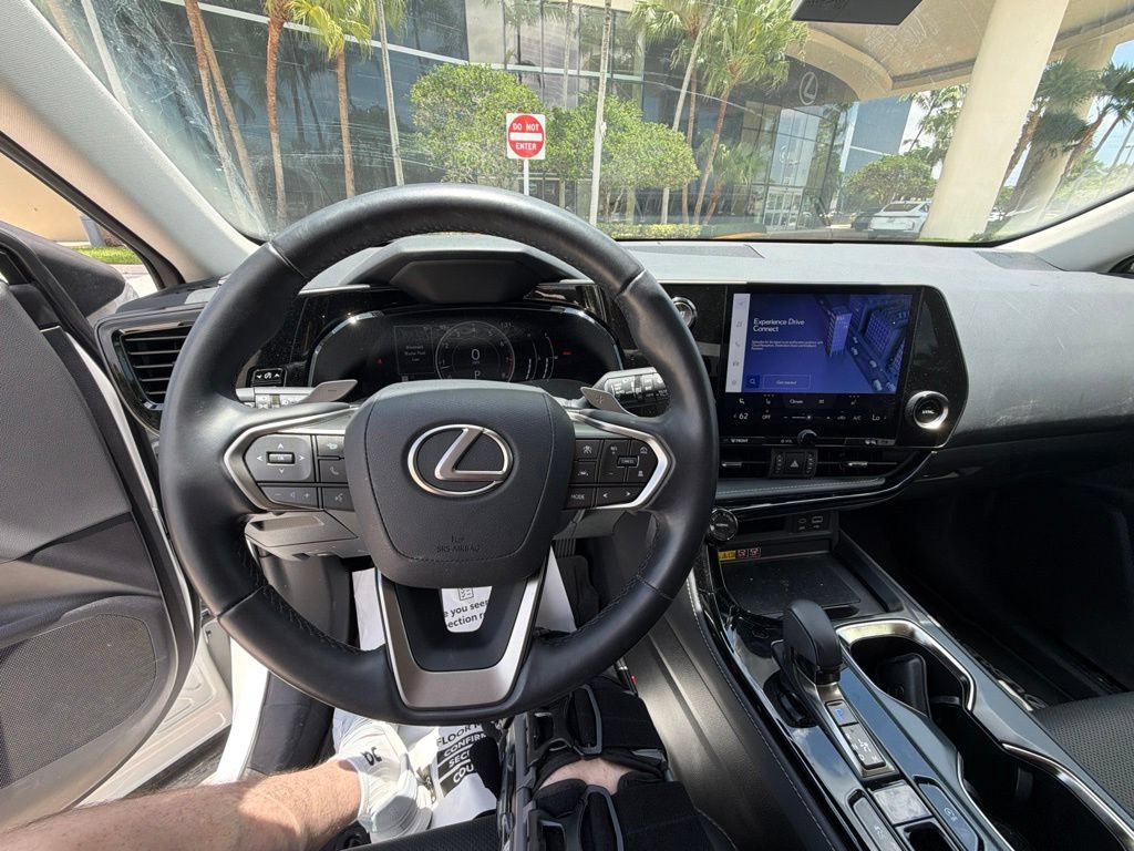 Used 2025 Lexus NX 250 FWD w/ Accessory Package (K3) image 2