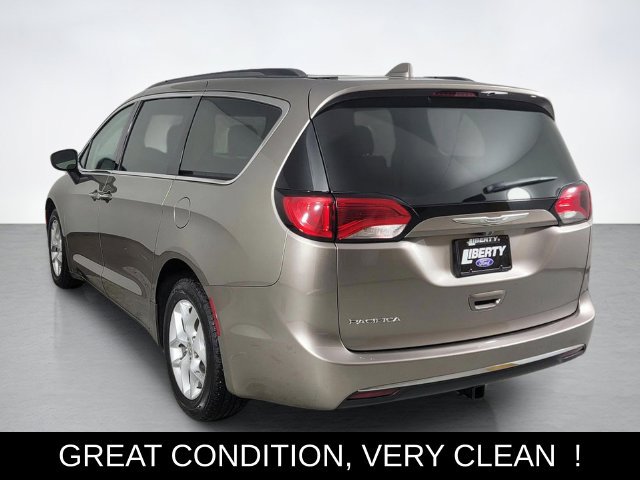 Used 2017 Chrysler Pacifica Touring Plus w/ Tire & Wheel Group FWD image 5
