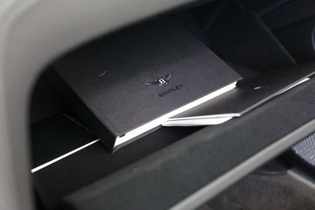 Used 2025 Bentley Continental GTC image 31