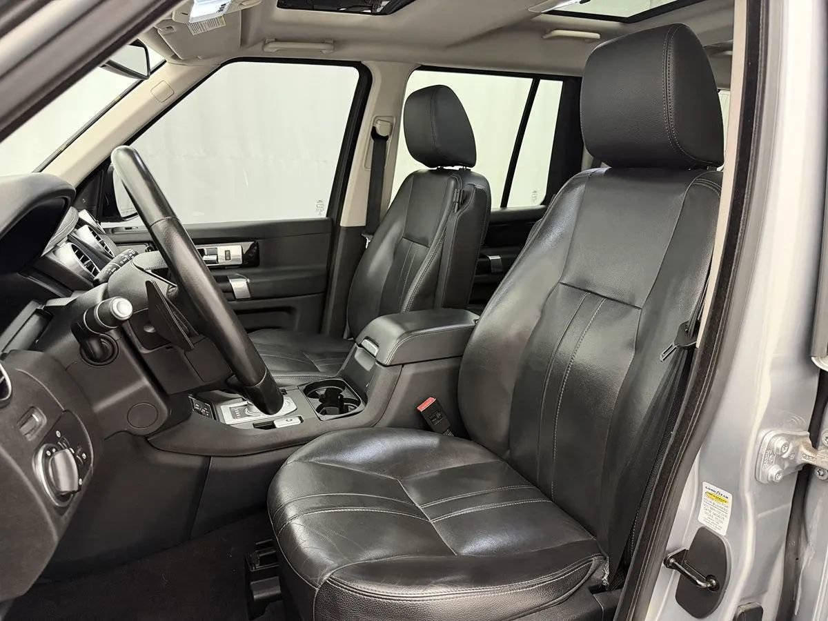 Used 2016 Land Rover LR4 HSE Silver Edition AWD/4WD image 10