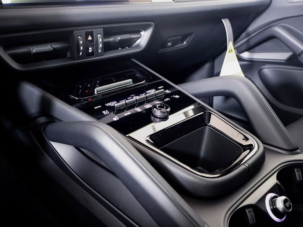 New 2026 Porsche Cayenne GTS image 23