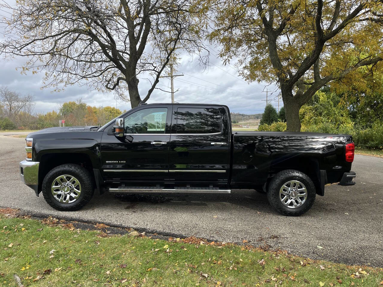 Used 2019 Chevrolet Silverado 2500 LTZ image 2