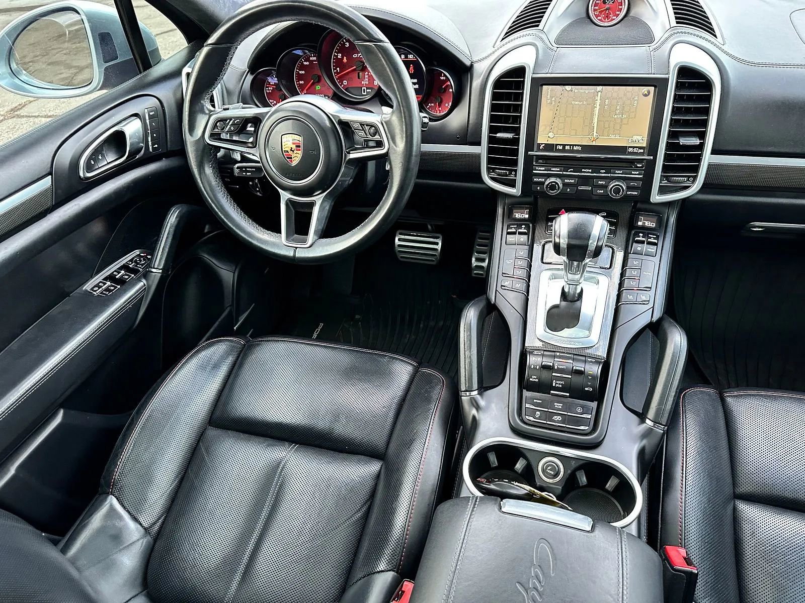 Used 2016 Porsche Cayenne GTS image 12