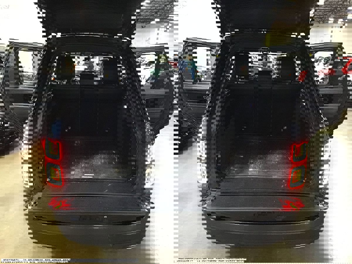 Used 2021 Land Rover Range Rover P525 Westminster Edition image 16