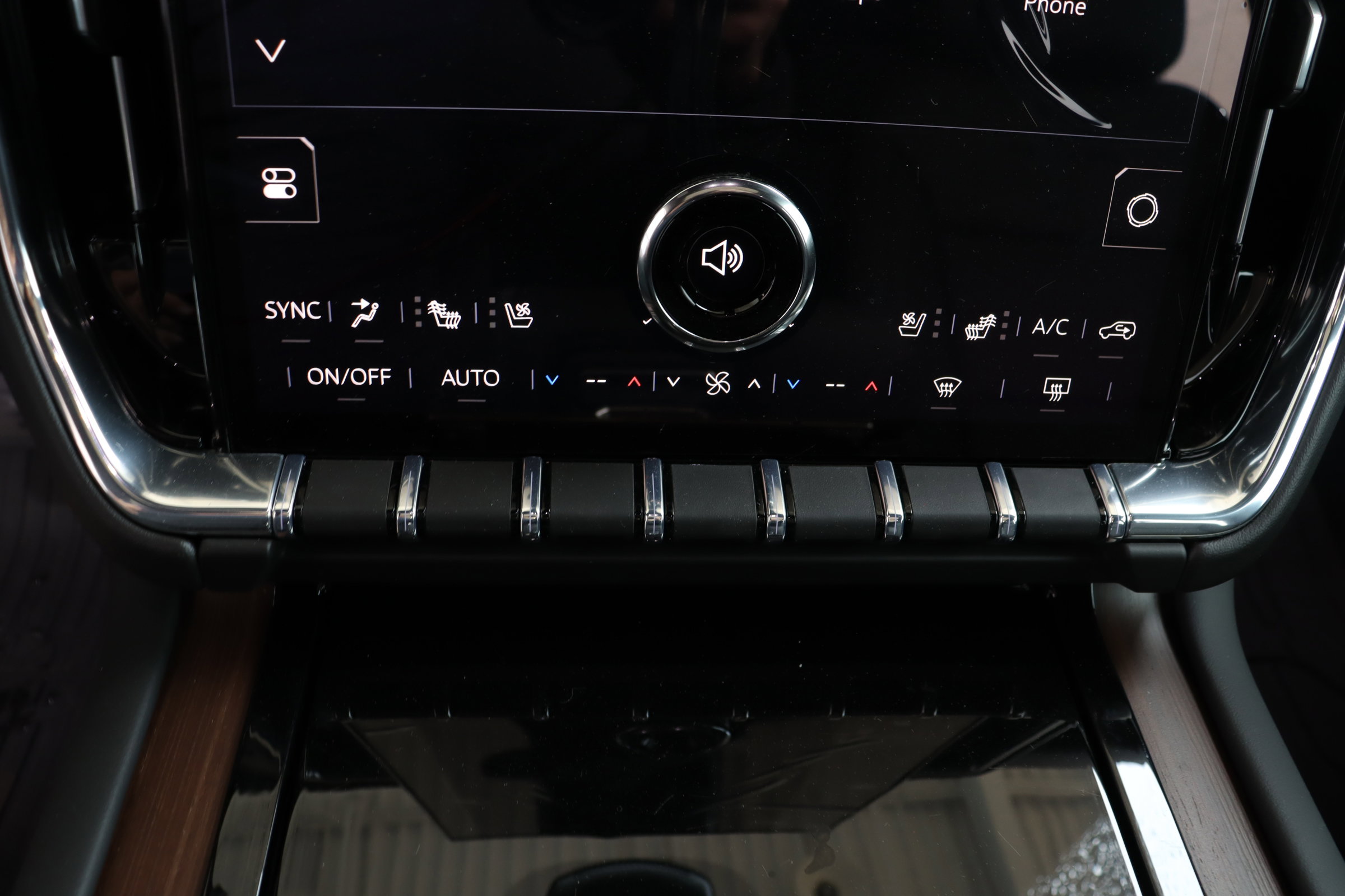 New 2026 GMC Yukon Denali w/ Sun & Power Step Package image 15