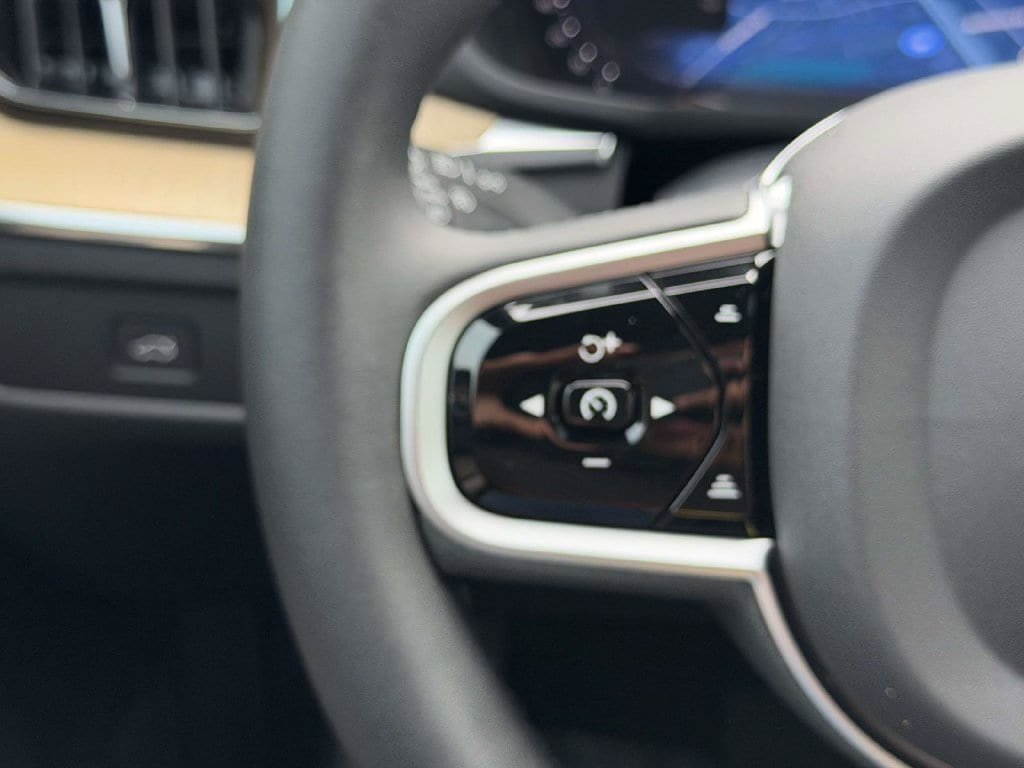 New 2026 Volvo XC60 B5 Plus w/ Climate Package AWD/4WD image 8