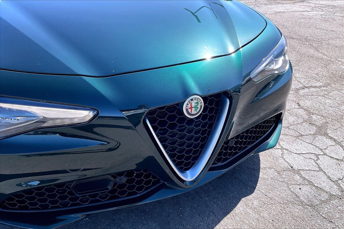 Used 2020 Alfa Romeo Giulia Ti RWD image 27