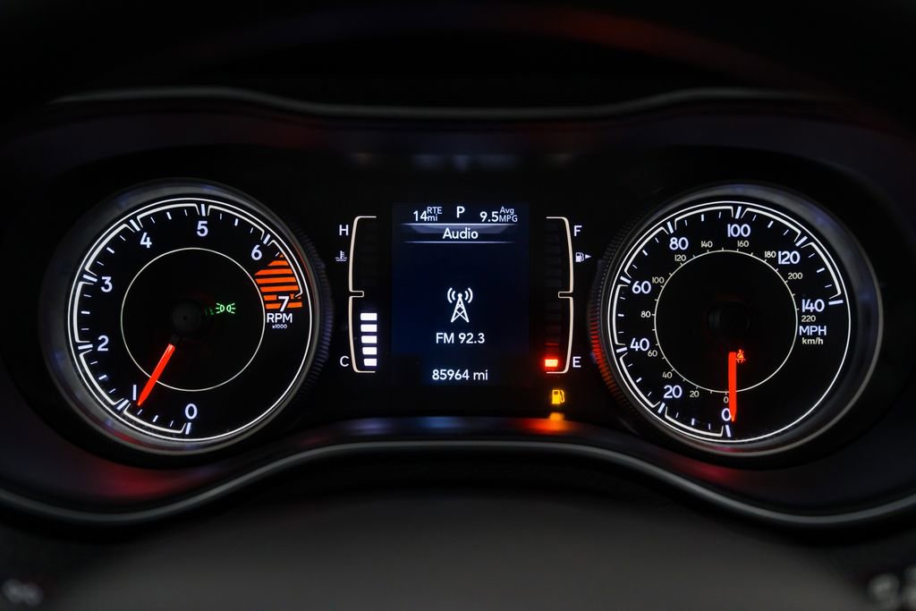 Used 2020 Jeep Cherokee Latitude image 17