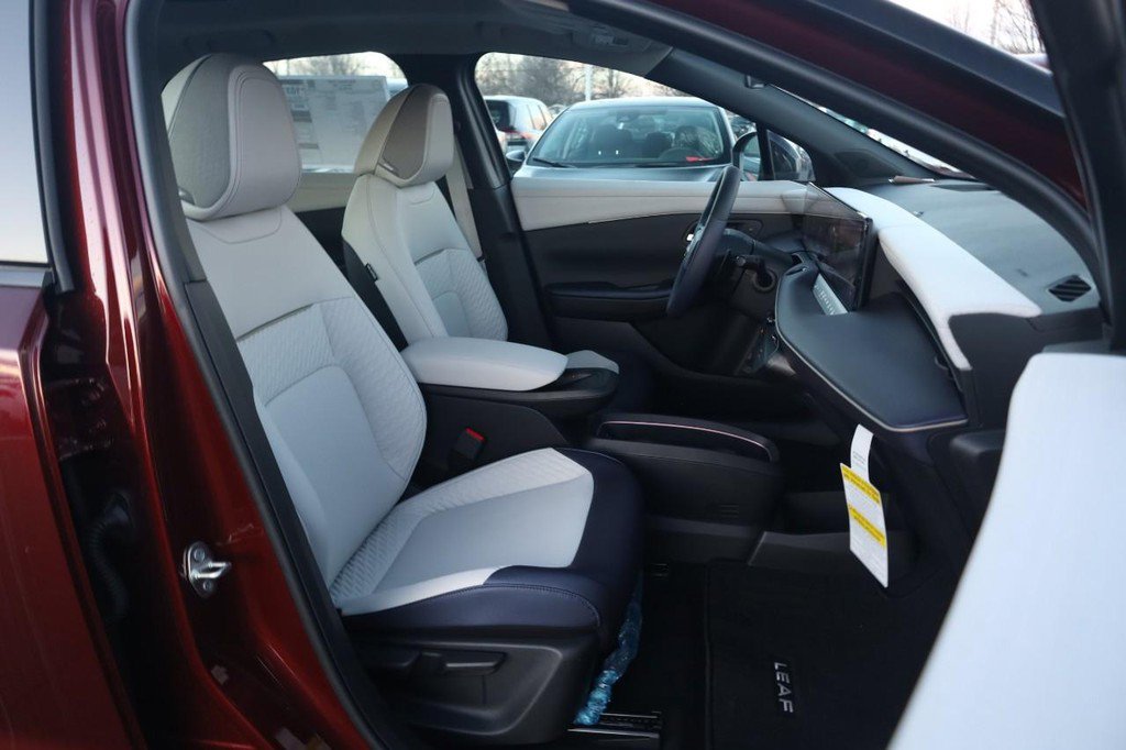 New 2026 Nissan Leaf Platinum+ w/ Cargo Package (Platinum+) image 27