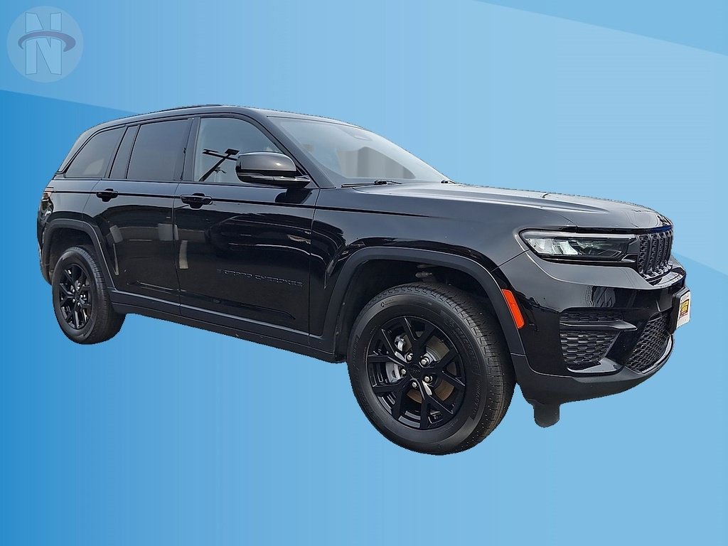 Used 2025 Jeep Grand Cherokee Altitude