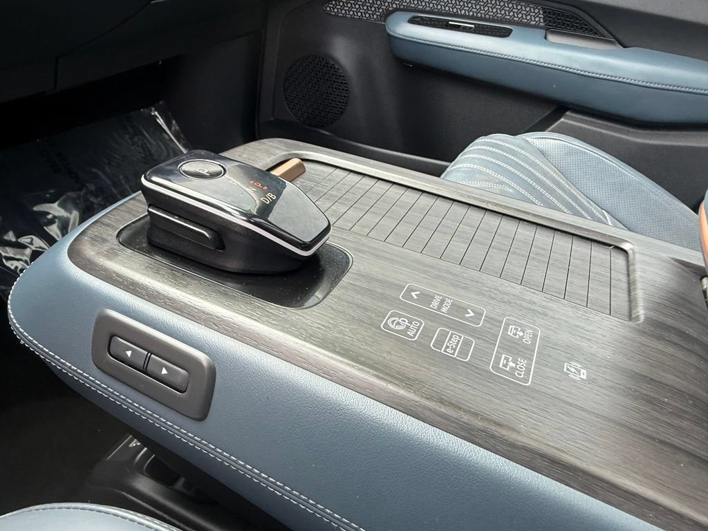 Certified 2024 Nissan Ariya AWD image 24
