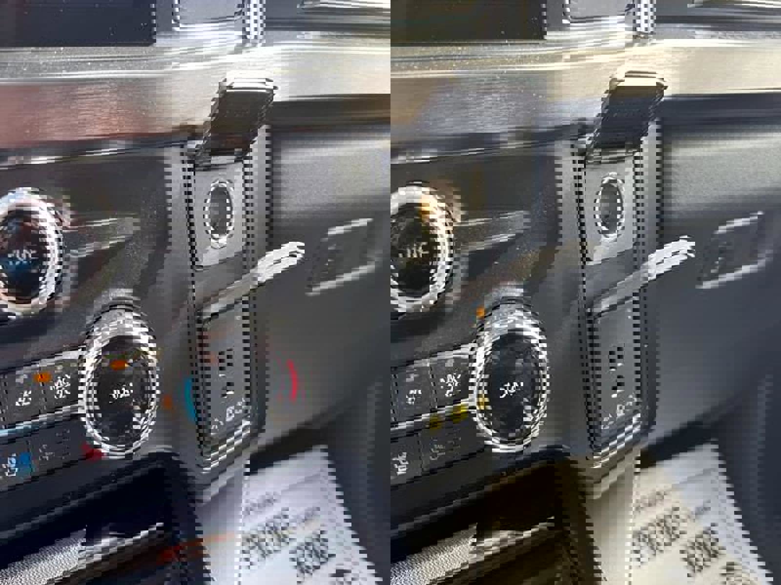 New 2025 Ford F250 Lariat w/ Chrome Package image 25