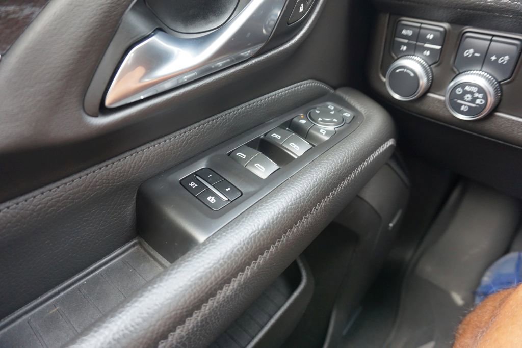 Used 2021 GMC Yukon Denali w/ Denali Premium Package image 46