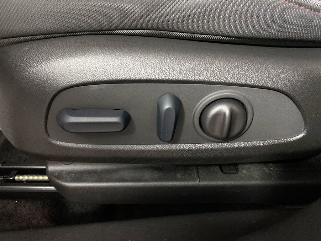 Used 2023 Chevrolet TrailBlazer RS w/ Convenience Package image 12