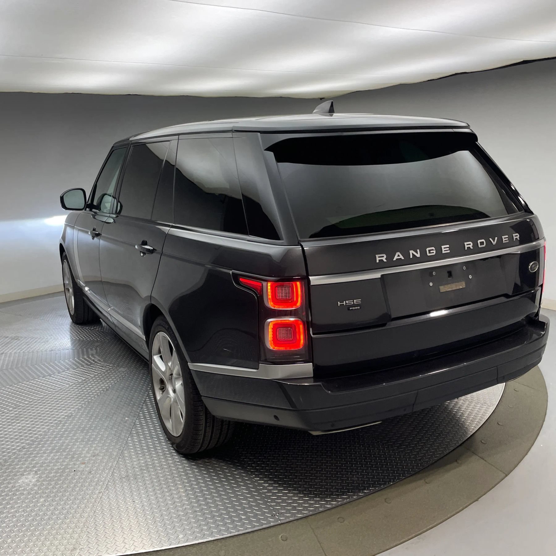 Used 2020 Land Rover Range Rover Long Wheelbase HSE AWD/4WD image 3