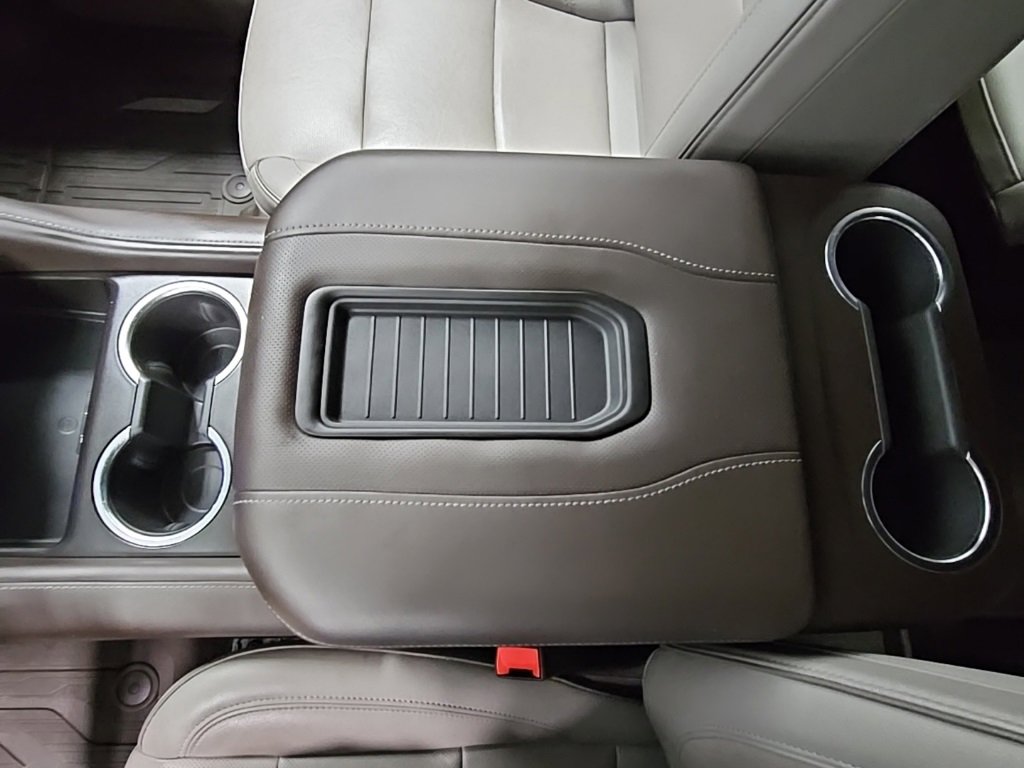 Used 2021 GMC Yukon XL SLT w/ SLT Premium Package image 24