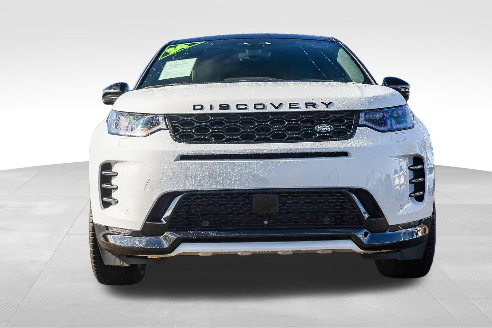 Used 2024 Land Rover Discovery Sport Dynamic SE image 2