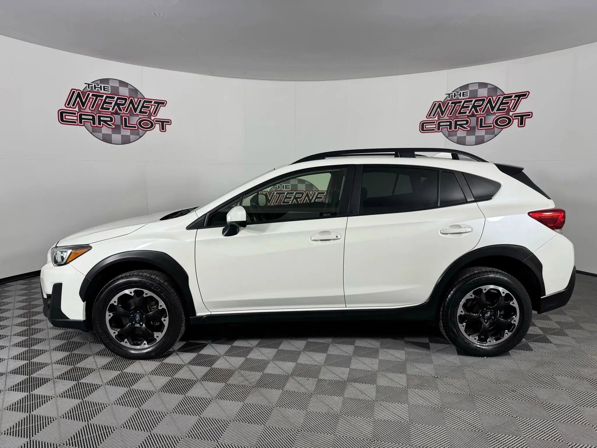 Used 2021 Subaru Crosstrek 2.0i Premium w/ Moonroof Package image 4